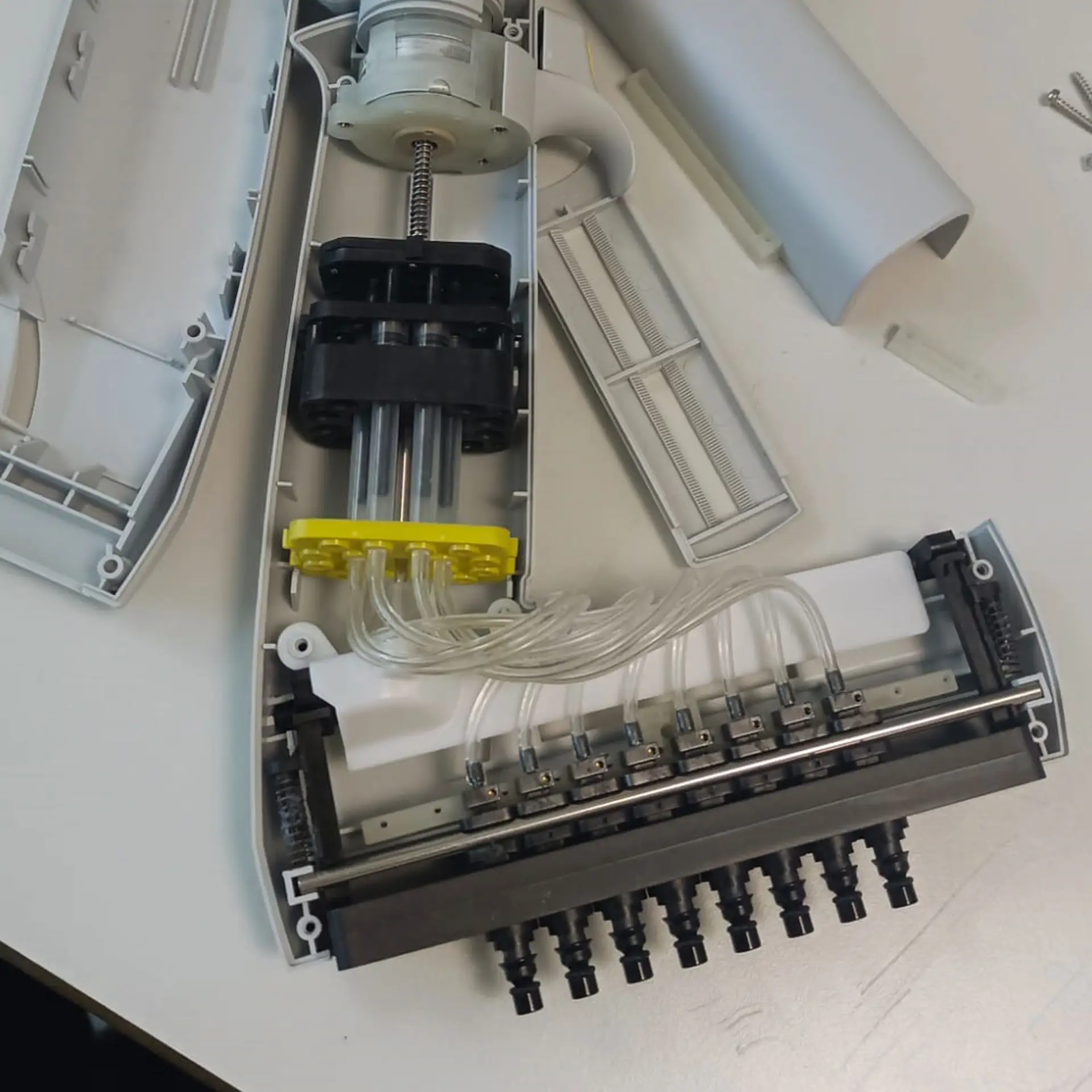 Disassembled Thermo E1-Cliptip multichannel 8 channel